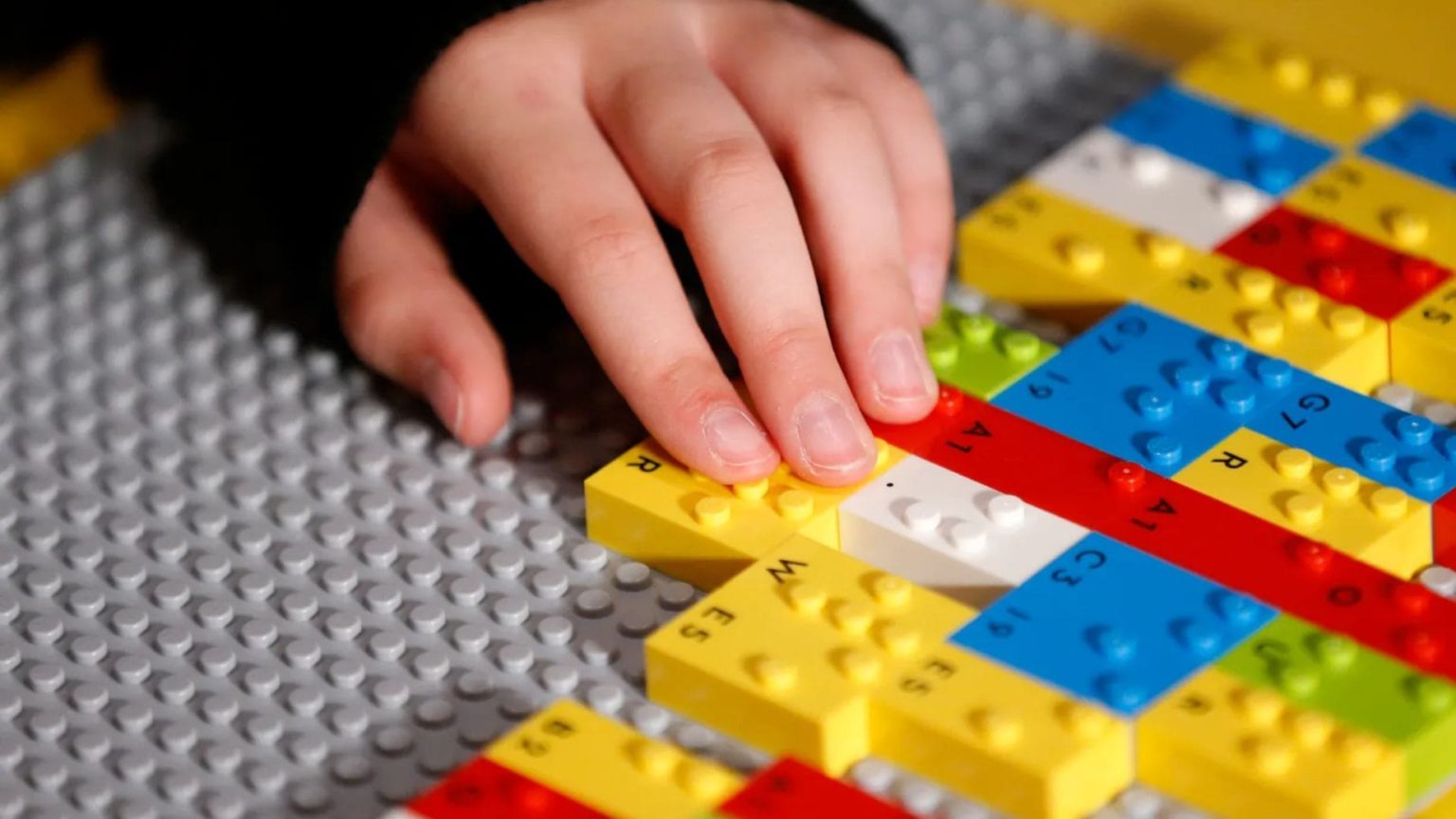 Lego Braille Bricks Llega A Espa A Un Juego En Braille Para Todos