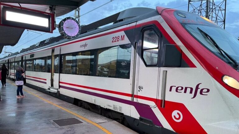 Renfe Explica Como Conseguir Los Descuentos De La Tarjeta Dorada Para