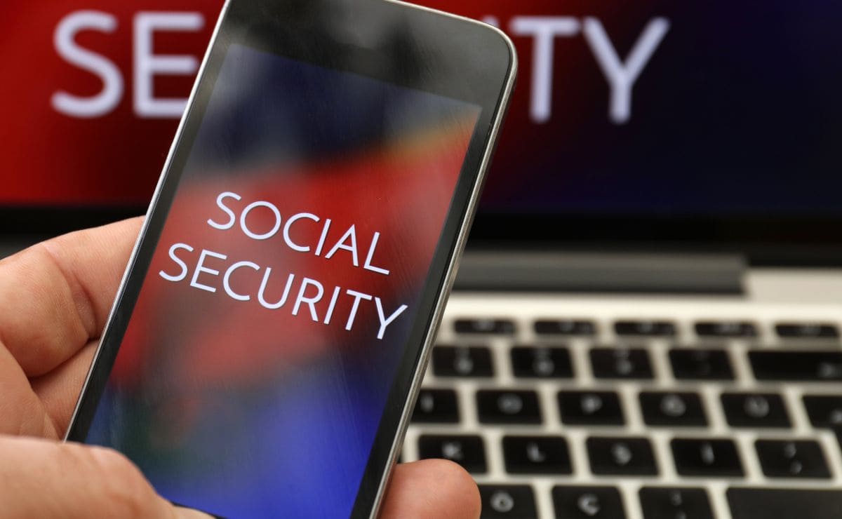 How can I contact the Social Security Administration?