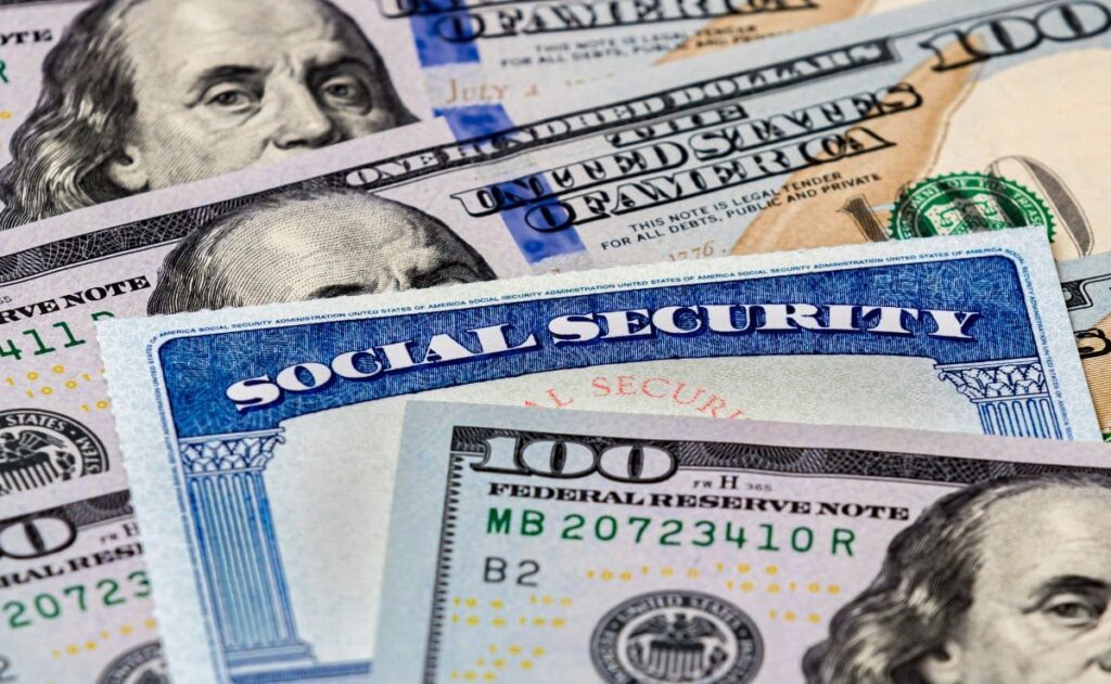 What is the maximum Social Security benefit at age 70 in 2023?