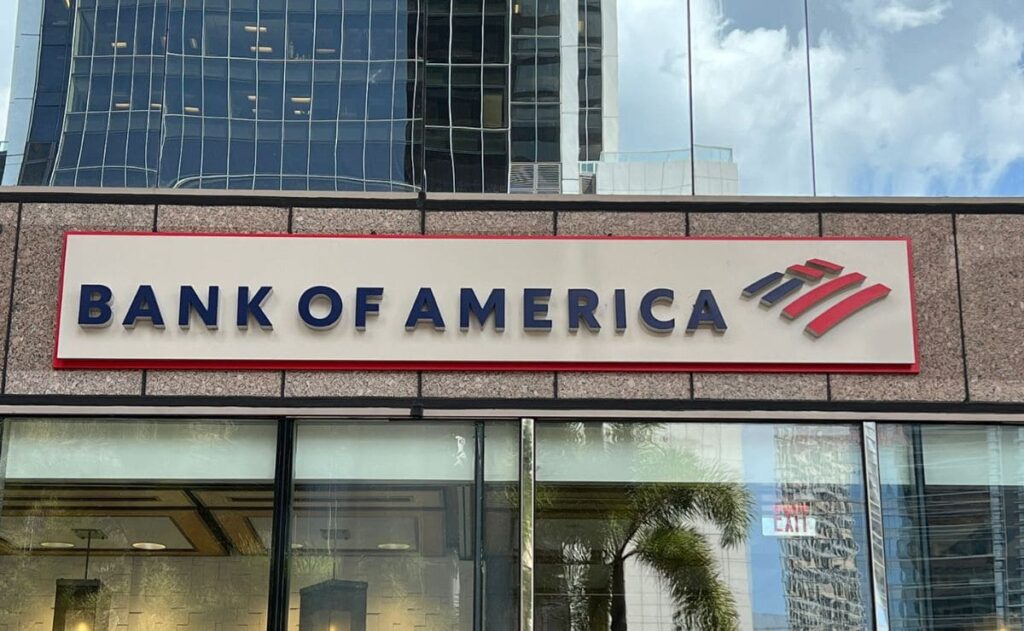 Bank of America warns of outage