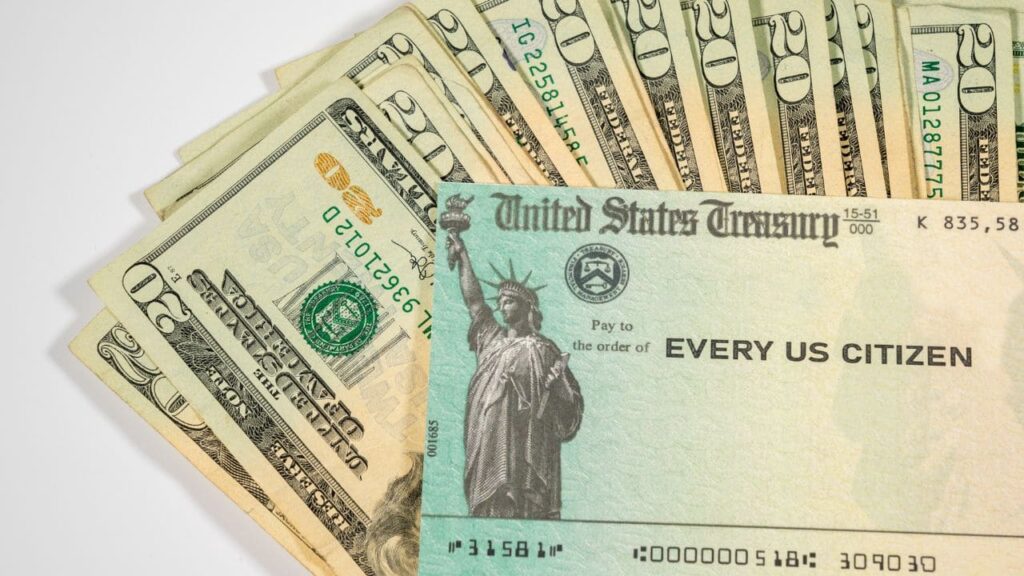 IRS offers $900 stimulus checks in Tax Refund to New York citizens