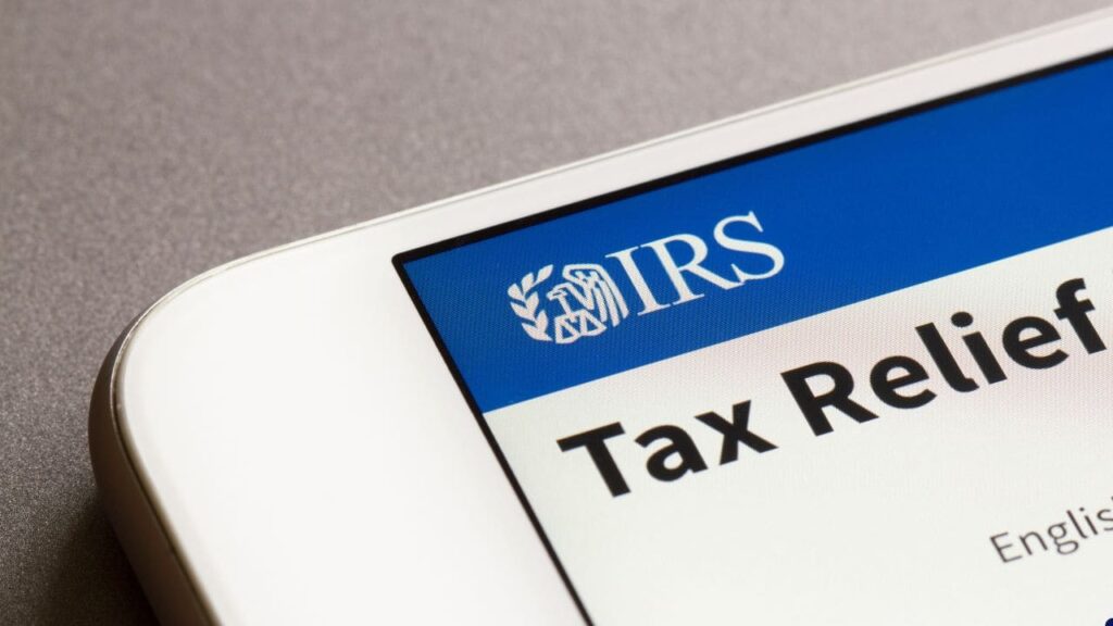 New IRS Tax Brackets will make Americans pay less taxes in 2025