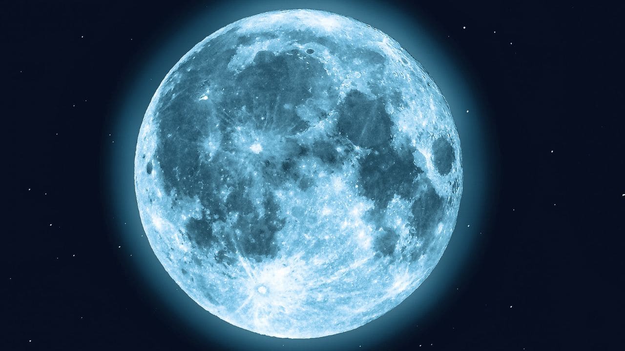 December 2024 Full Moon: The Surprising Shape of the 'Cold Moon'