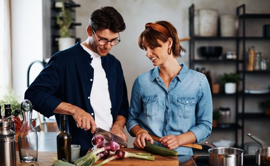 Estos son los alimentos sanos que debes tener en tu cena para evitar la pesadez en la digestión