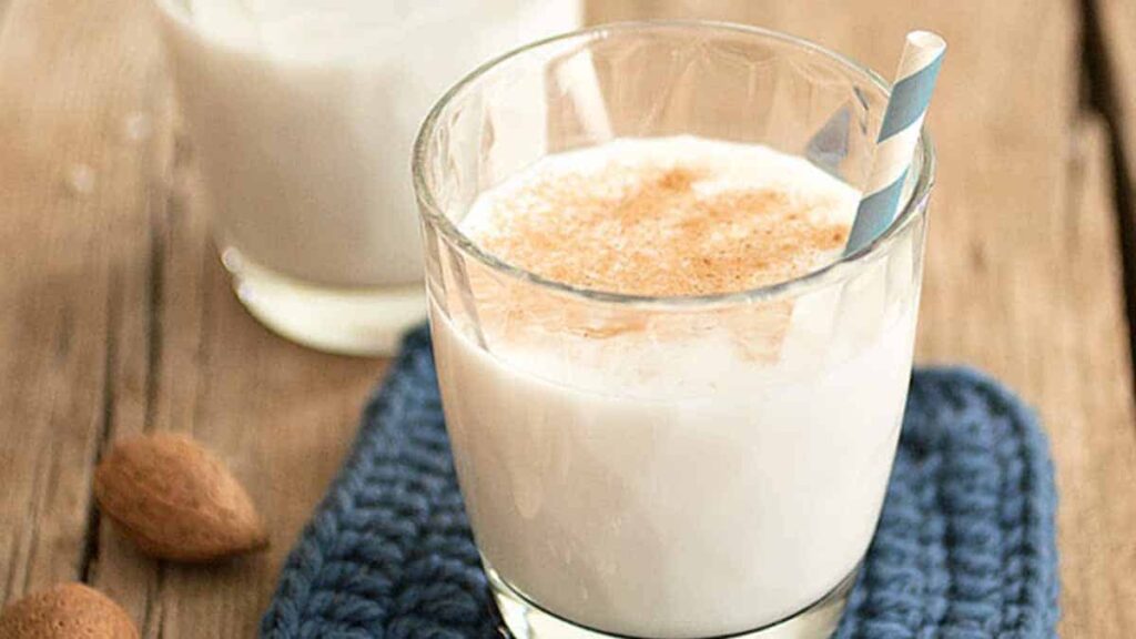 Agua de canela y avena para bajar los niveles de triglicéridos