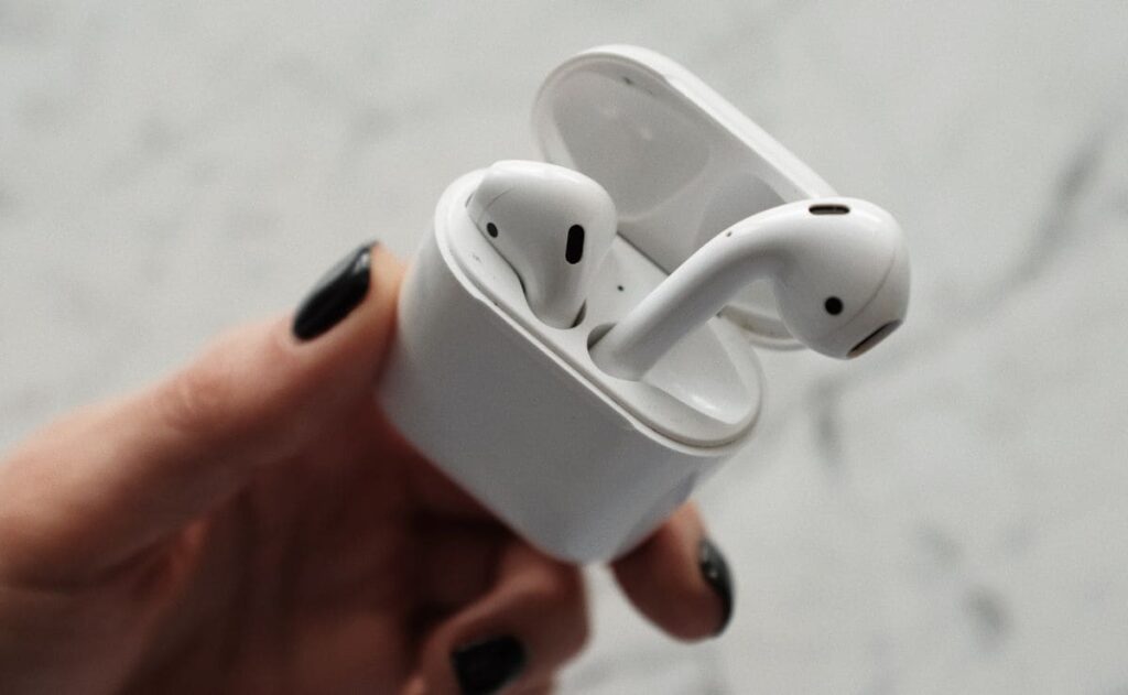 AirPods en Amazon./ Foto de Canva