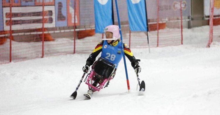 Esquiadora en silla