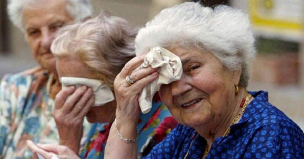 Personas mayores durante el verano