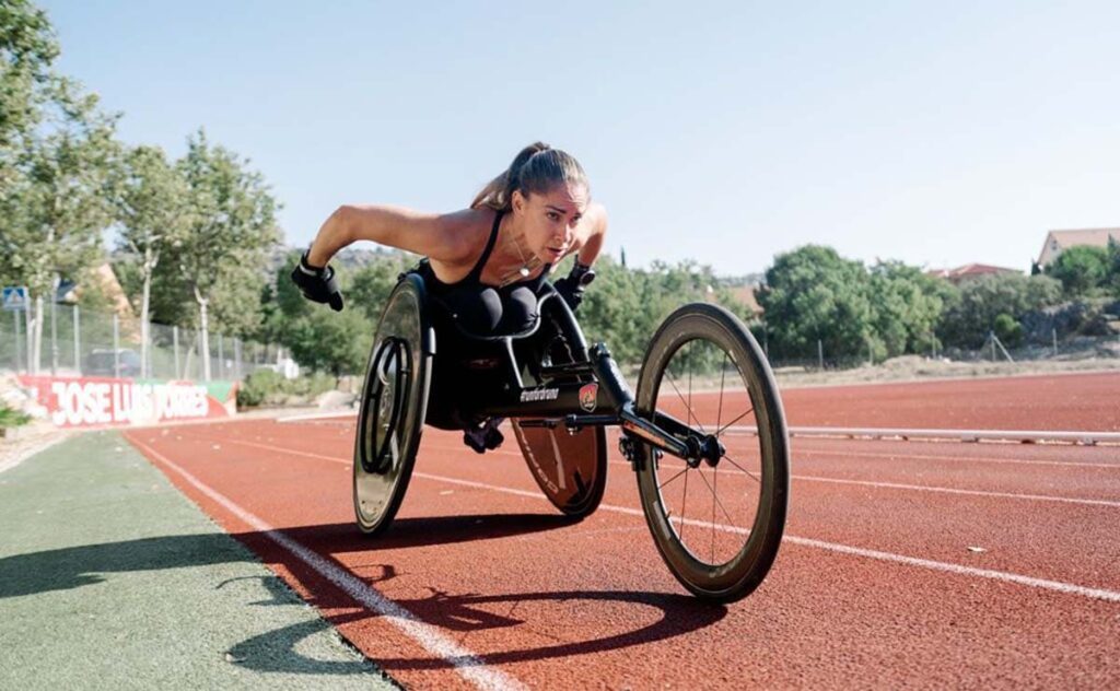 Carmen Giménez atleta con discapacidad entrenando