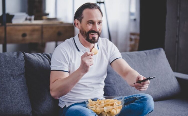 Ver la televisión aumento de colesterol