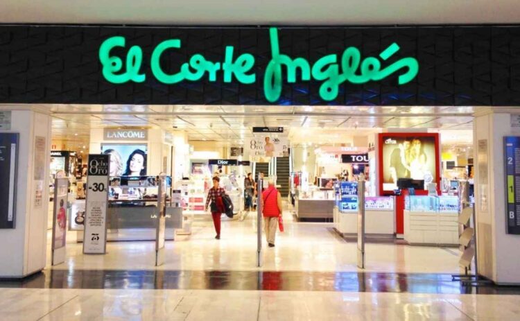 El Corte Inglés compite con Amazon con un robot aspirador de última generación a mitad de precio