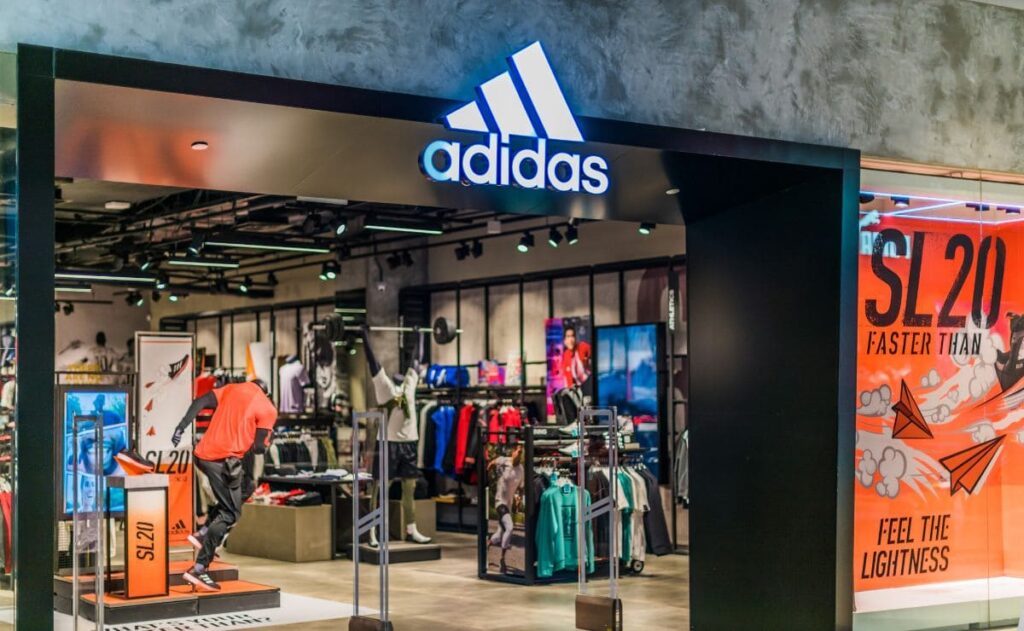 Adidas habilita nuevas ofertas de empleo para sus tiendas en Espana