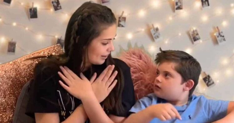 Isabella Signs junto a su hermano cantando 'Perfect' de Ed Sheeran