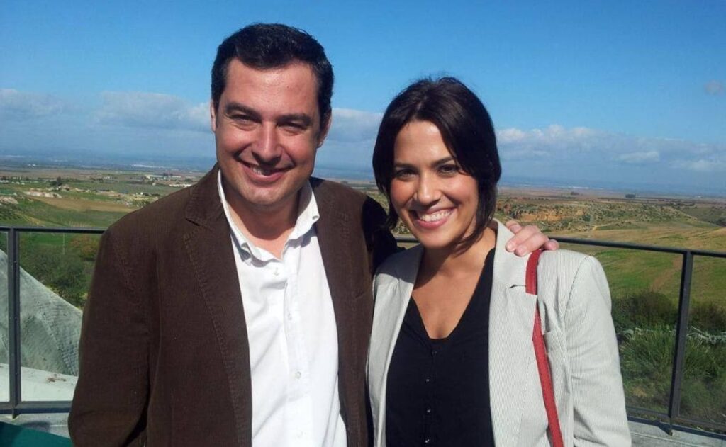 Juanma Moreno junto a Inmaculada Santisteban Serrano, nueva Directora de Discapacidad de la Junta de Andalucía