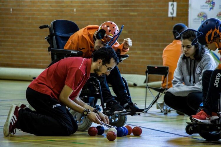 Javier jugando al boccia dxtadaptado