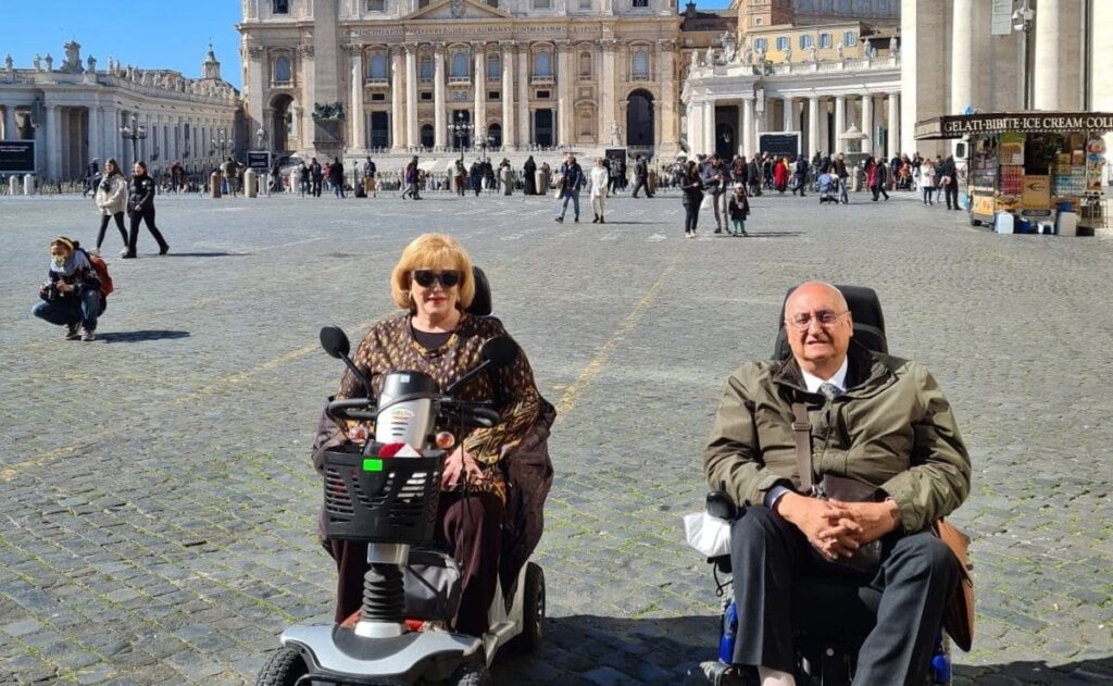 Javier y Lola Exposito, miembros de la Junta directiava de COTA CERO en el Vaticano