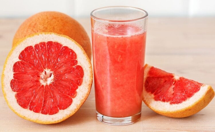 Jugo de frutas pomelo