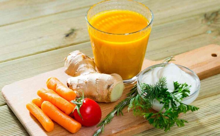 Jugo saludable de naranja y jengibre para bajar los triglicéridos