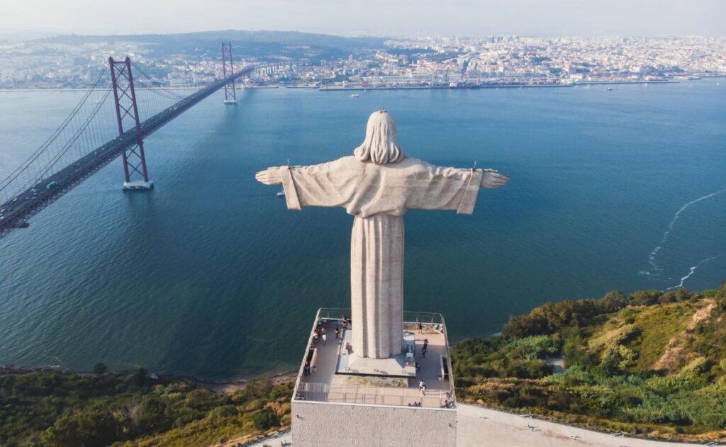 Vista aérea de Lisboa desde el Santuario Nacional de Cristo Rey