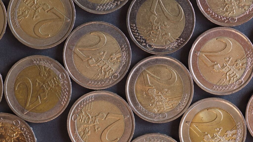 Llegan a España una nueva moneda de 2 euros: nunca la habías visto