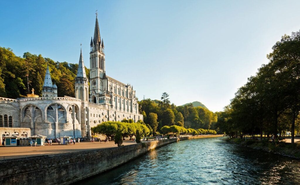 Lourdes, uno de los destinos que oferta Viajes El Corte Inglés