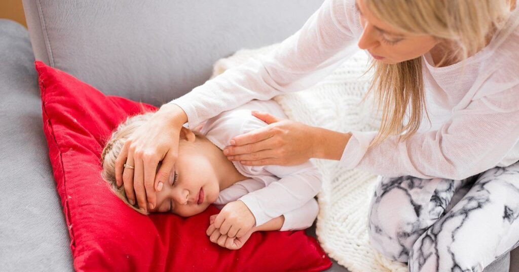 Niña con síntomas de meningitis