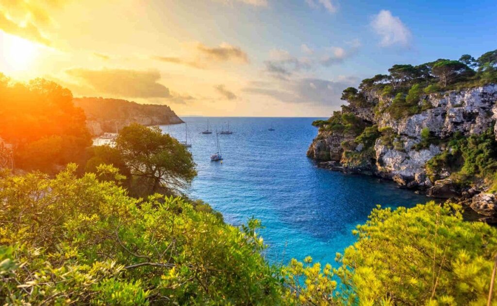 Una de las playas situadas en la Isla de Menorca