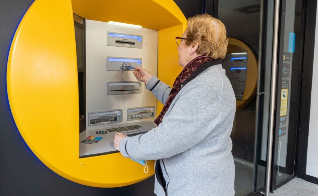 Pago de las pensiones de viudedad en CaixaBank