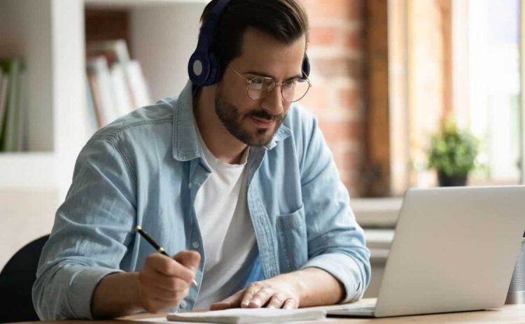 Situación de titulación universitaria en mercado de trabajo SEPE