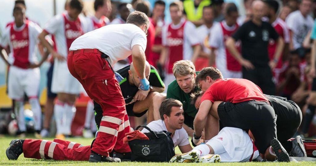 Abdelhak Nouri en el momento del desvanecimiento