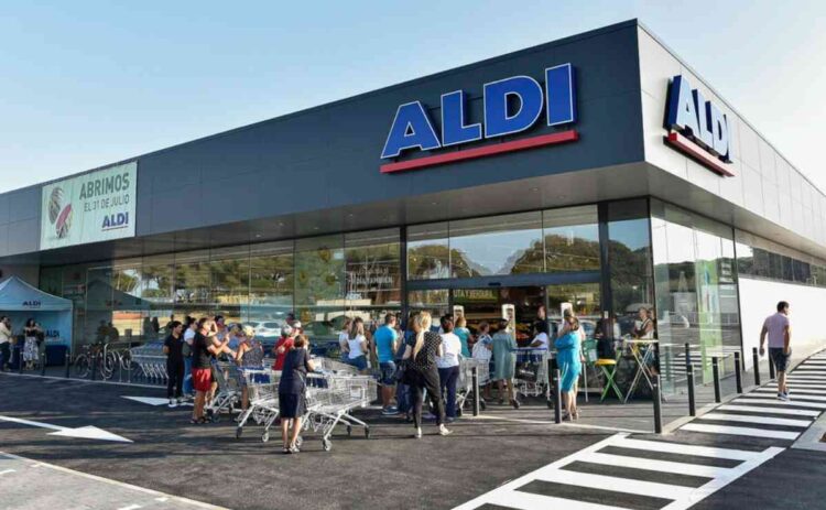 Aldi pone a la venta el limón de color rosa que arrasa en los supermercados