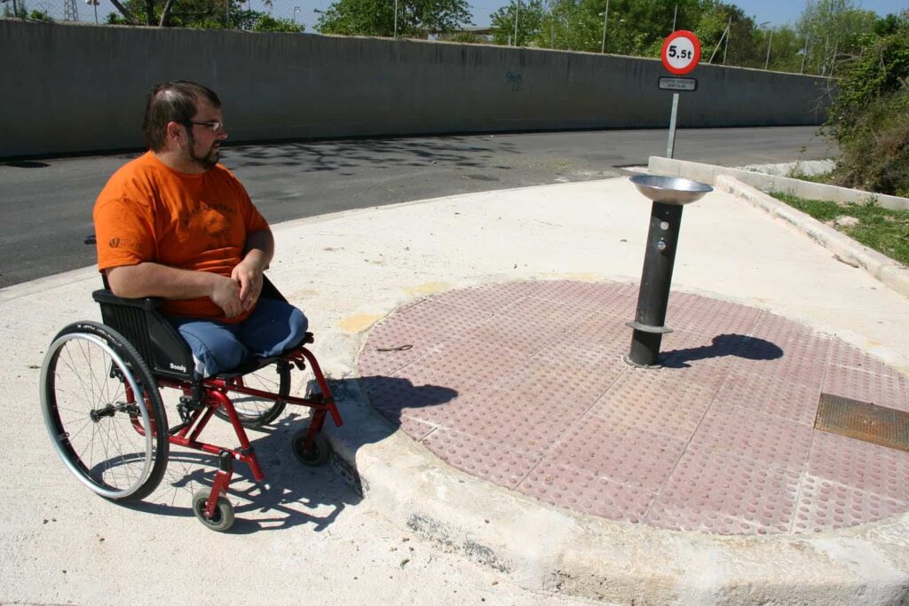 El Ayuntamiento de Albacete eliminará 361 obstáculos en aceras de la ciudad