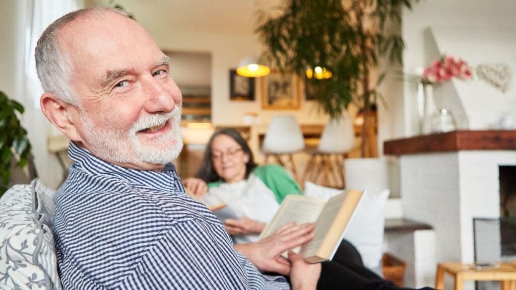 CaixaBank presenta una mejora para personas mayores en la cuenta Seniors