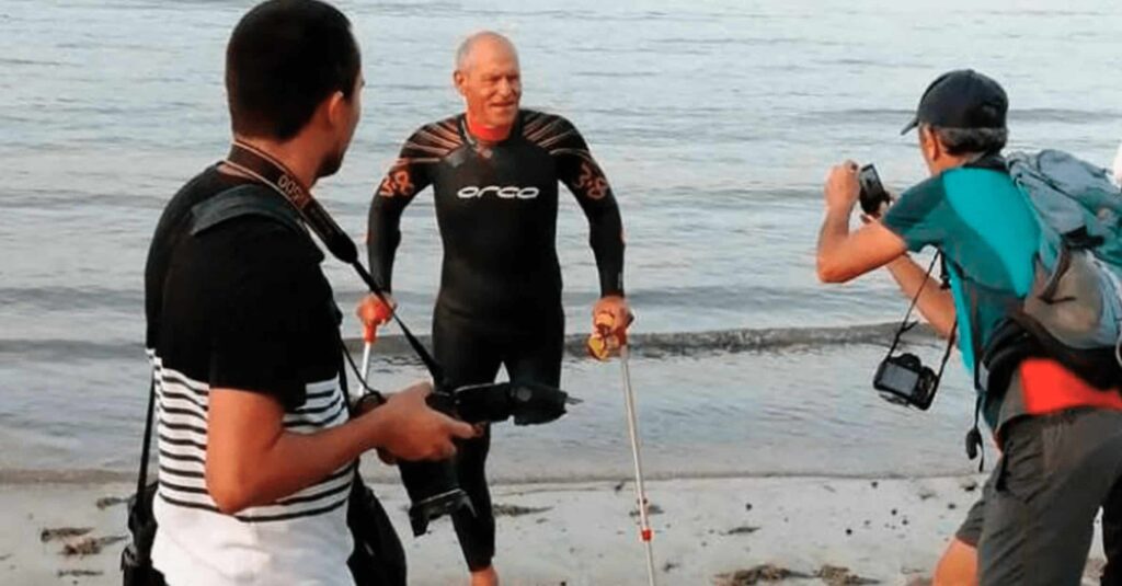 Carmelo Santana al Muelle de San Cristóbal en la vuelta a nado / Norte Gran Canaria