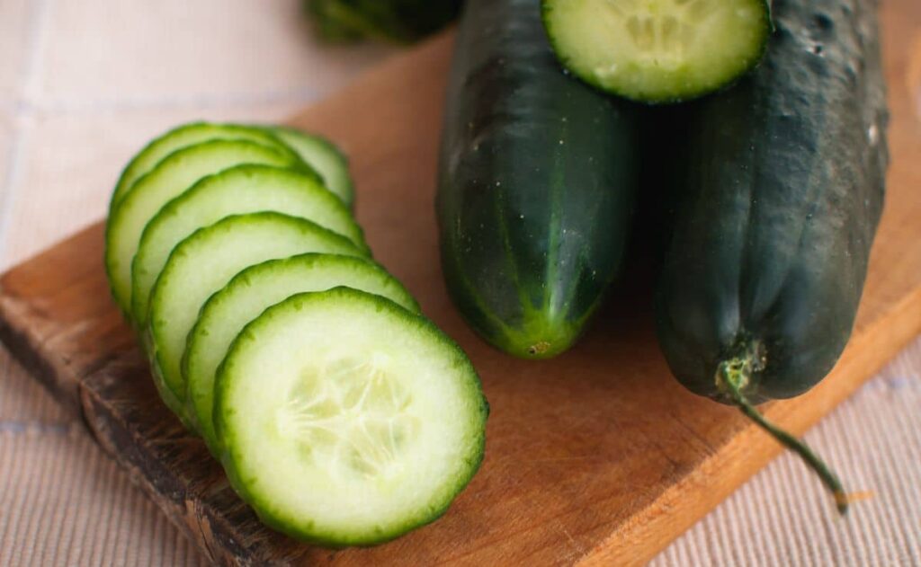 cáscara pepino alimento beneficios dieta hortaliza