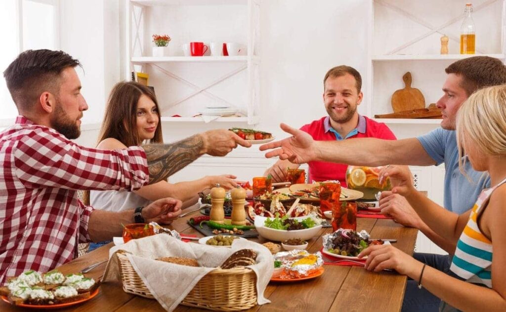 Cenar temprano puede ayudar a vivir más