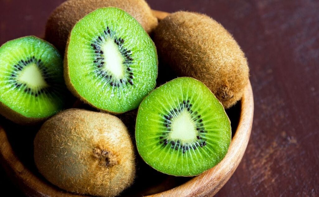 comer kiwi ayunas