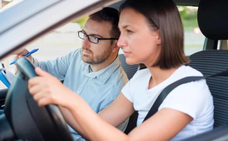 La sanción que puede ponerte la DGT por no llevar gafas o lentillas mientras conduces