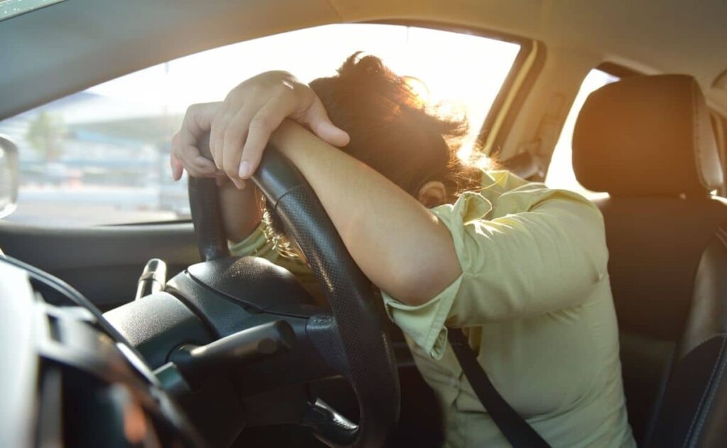 dgt sueño volante descanso accidente riesgo tráfico circulación automóvil coche