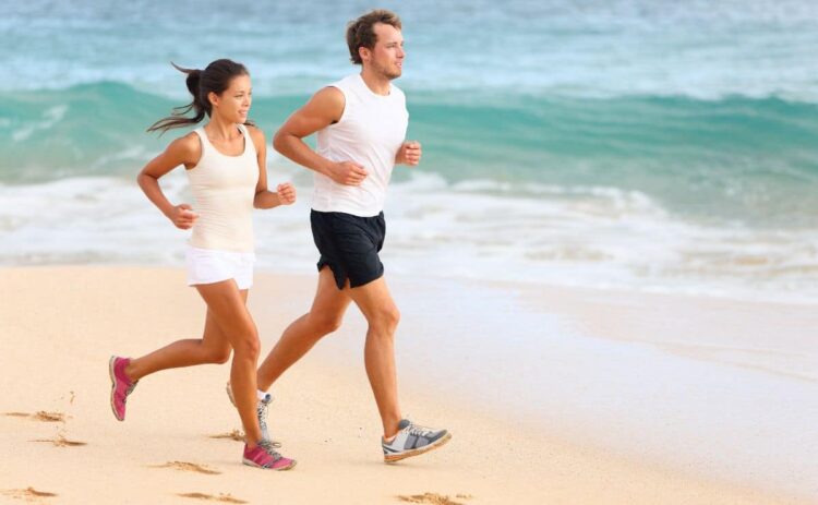 ejercicio deporte consejos playa lesión físico correr