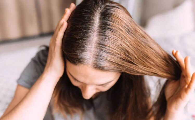 Cómo eliminar las canas con aceite de oliva