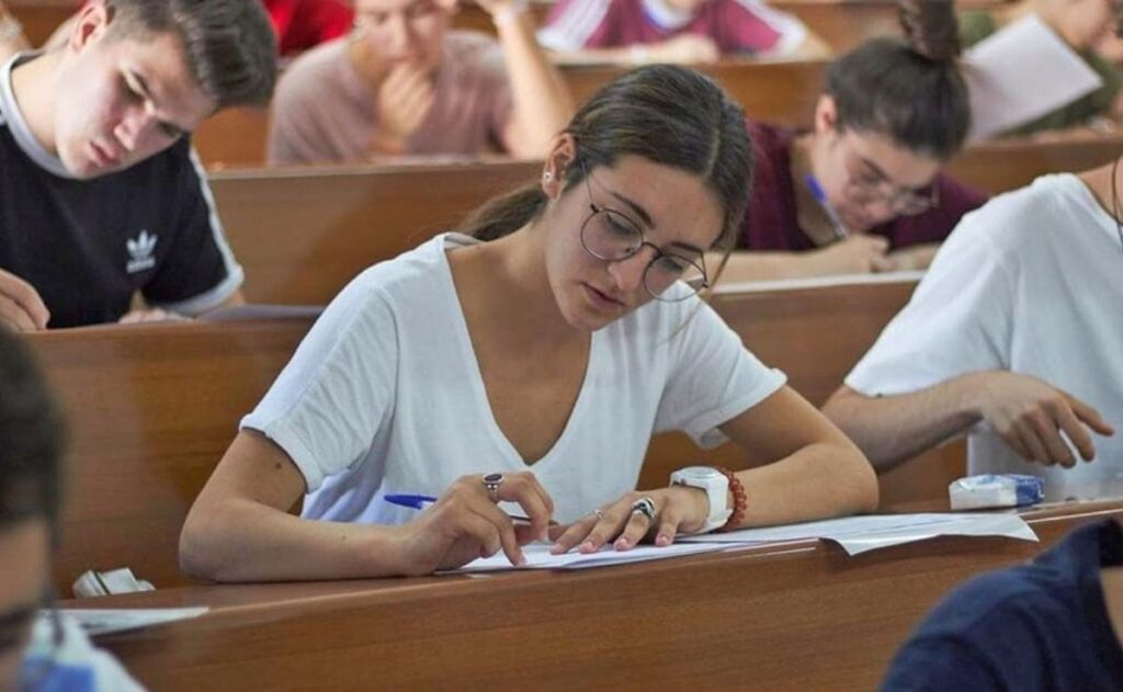 La Junta de Andalucía señala cuales son las titulaciones universitarias más demandadas