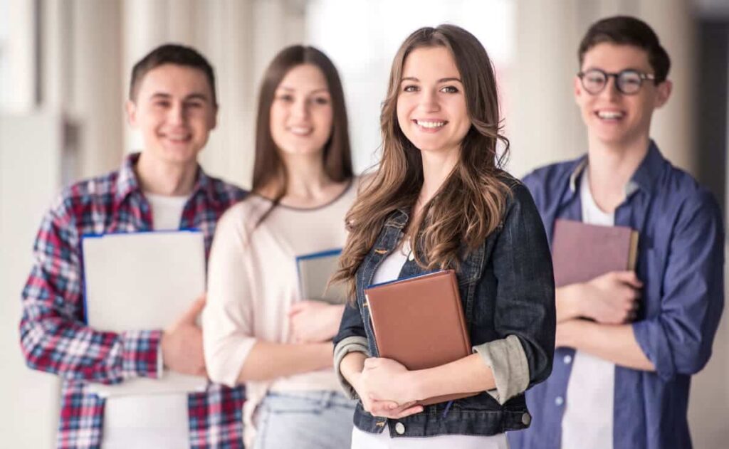 Requisitos para solicitar la ayuda de 400 euros para estudiantes sin límite de renta