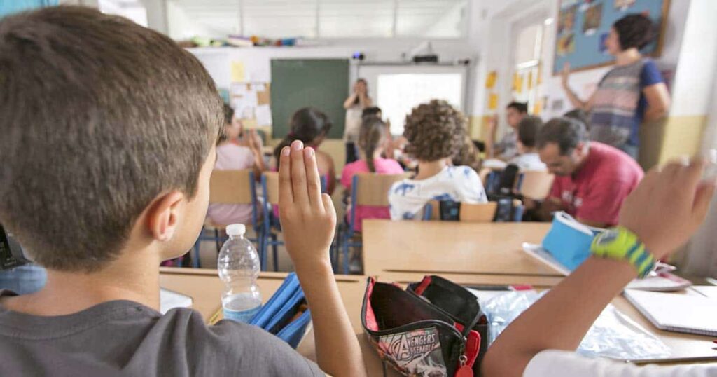 Quieren introducir el lengua de signos en centros educativos discapacidad