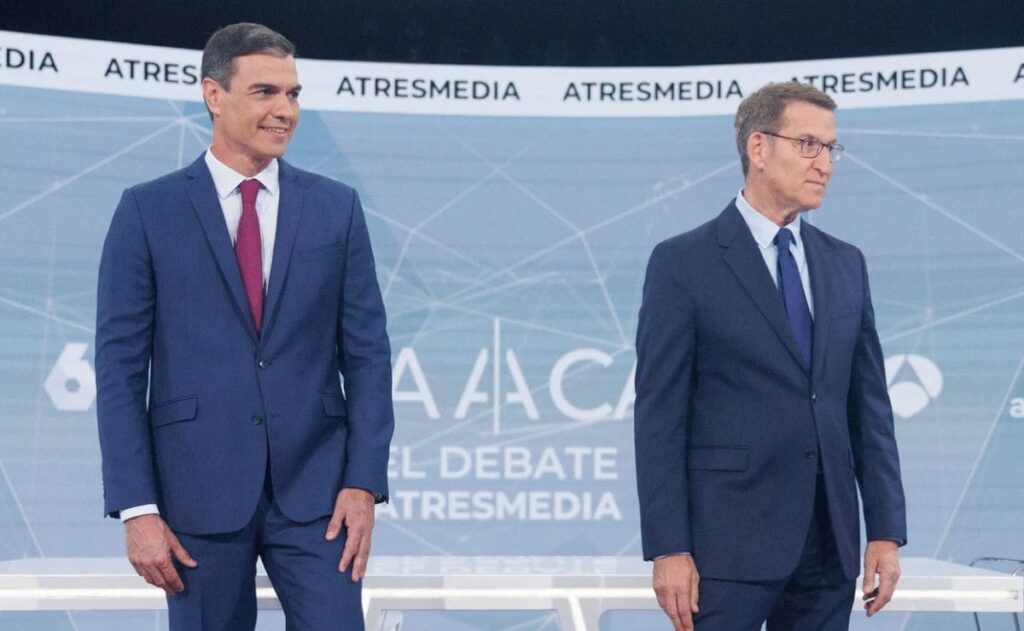 Pedro Sánchez y Alberto Núñez Feijóo en el debate de Atresmedia