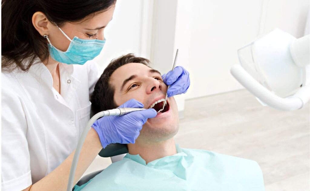 4 cosas que debes saber antes de hacerte una limpieza dental