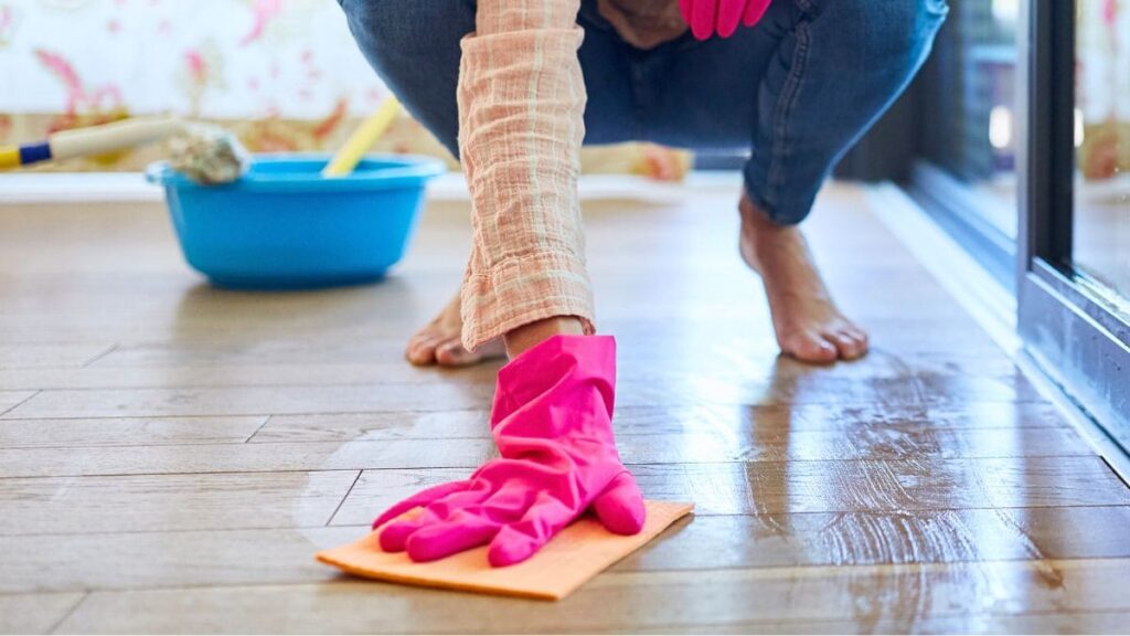 El producto de Mercadona para limpiar suelos de parquet