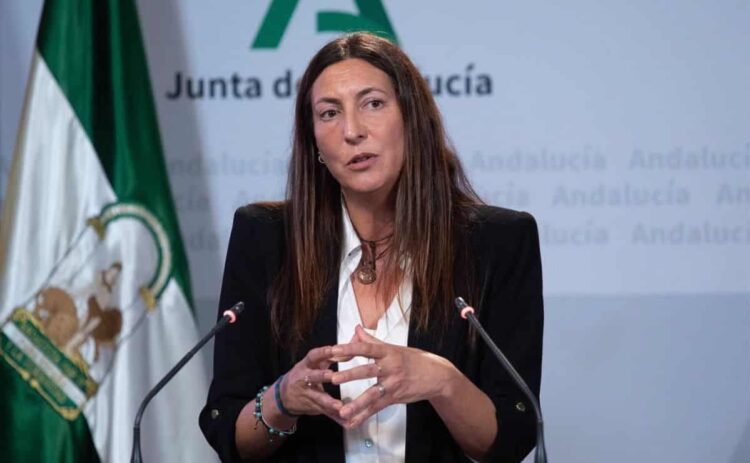 Loles López señala la ayuda a domicilio como un servicio esencial para las personas mayores