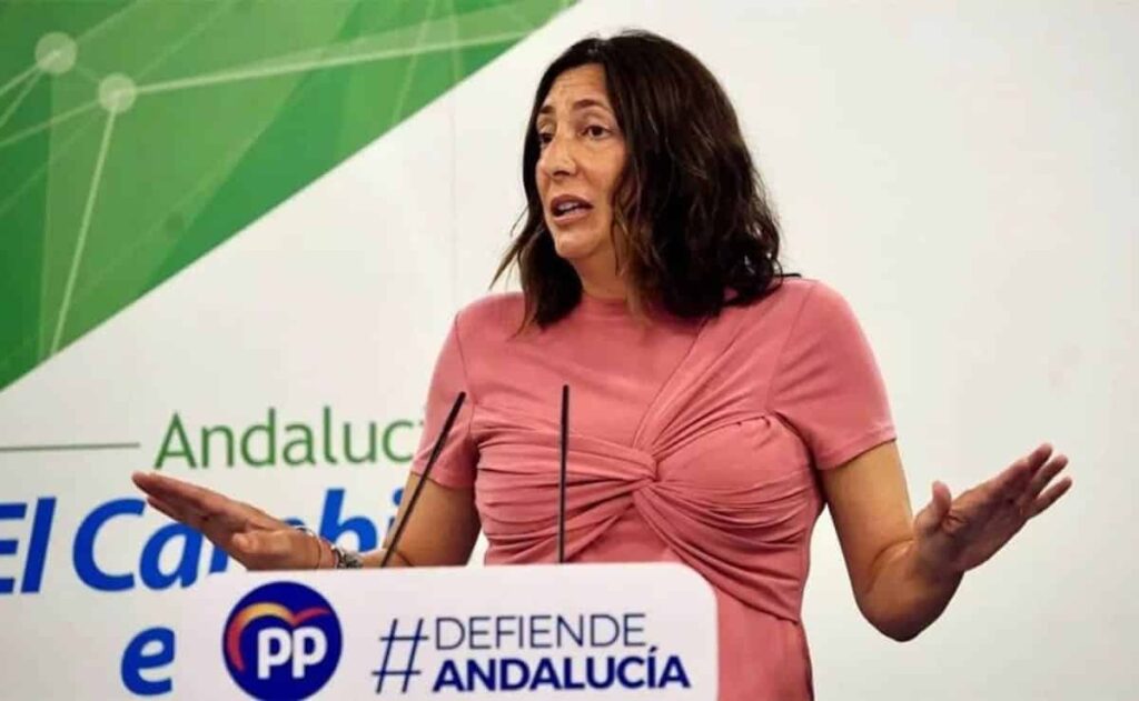 ¿Qué formación tiene Loles López? La nueva consejera de asuntos sociales de la Junta de Andalucía